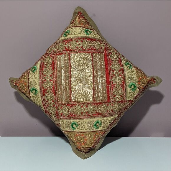 Beautiful pillow   - Picture 2 of 6